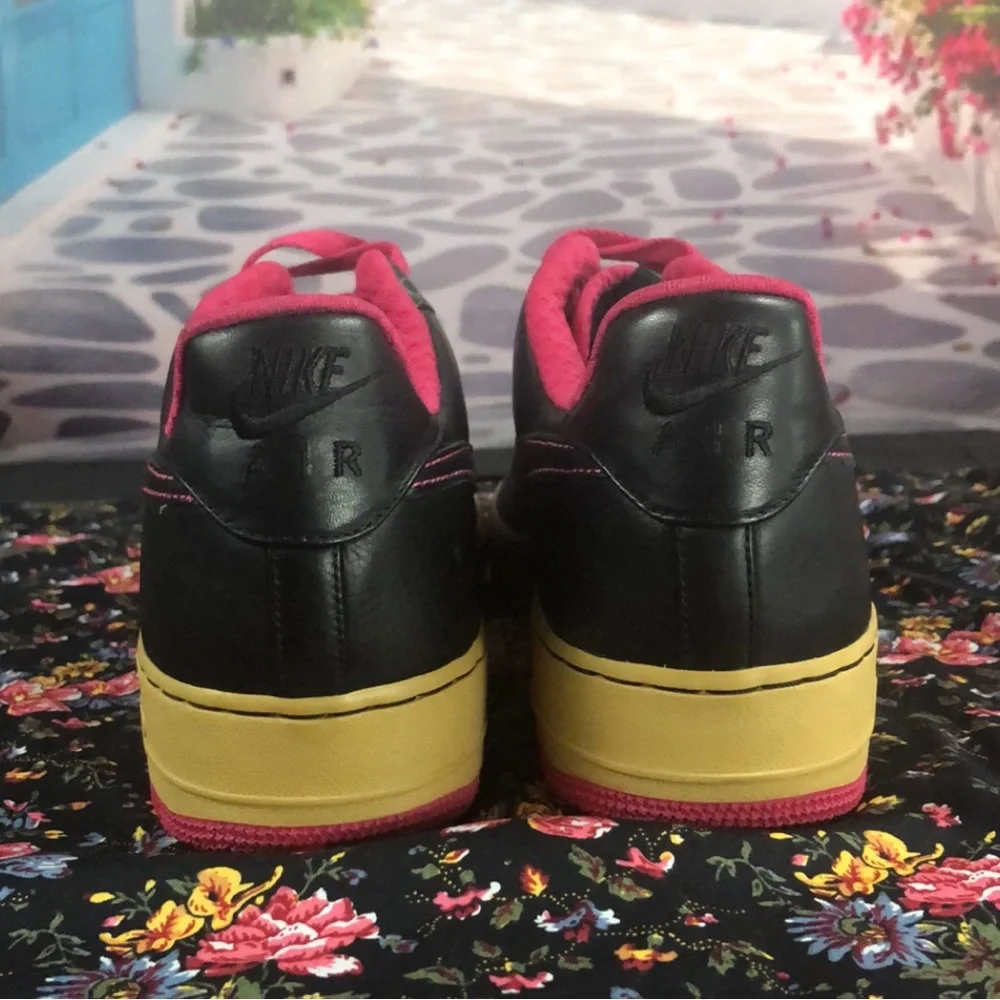 NWOB Nike Air Force 1 Premium Low Black Floral Pink - Picture 9 of 13